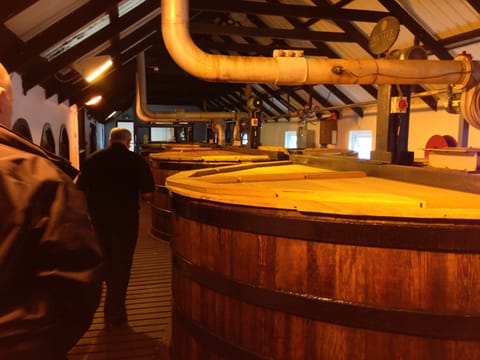 Bowmore Fèis Ìle 2026: a festival cask, not the core 9-year-old