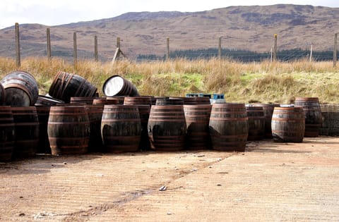 Scotch Whisky Industry Asks UK to Cut Spirits Duty: What It Means for Asian Buyers